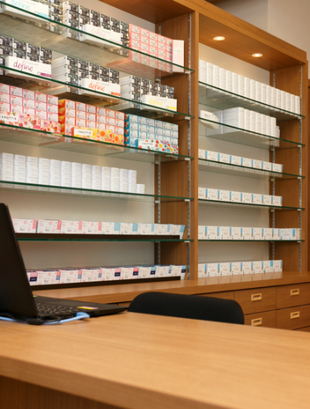 かなざわ旭町コンタクトレンズ店内イメージ